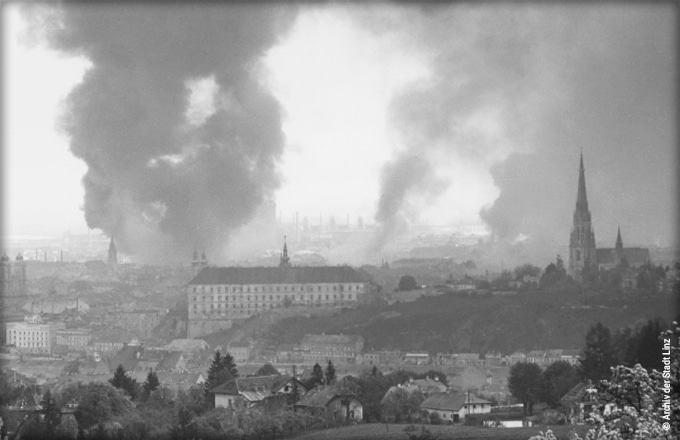 Inferno - Rauchendes Linz 1944